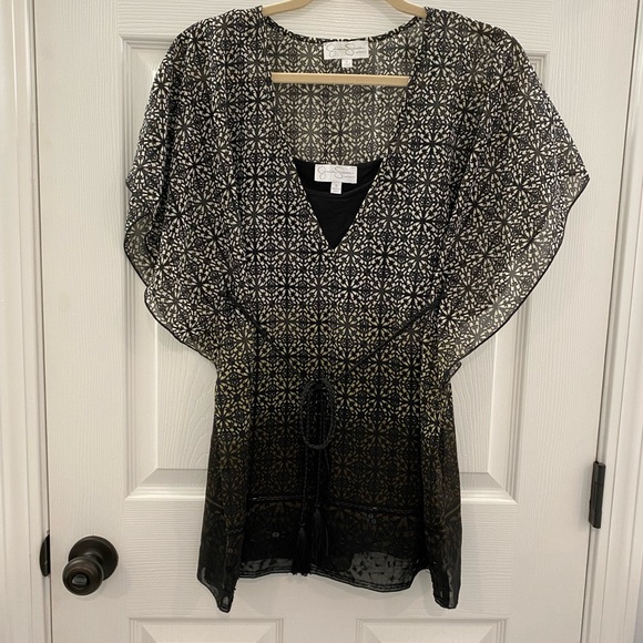 Jessica Simpson Tops - Jessica Simpson maternity blouse, black and tan size Small excellent condition.